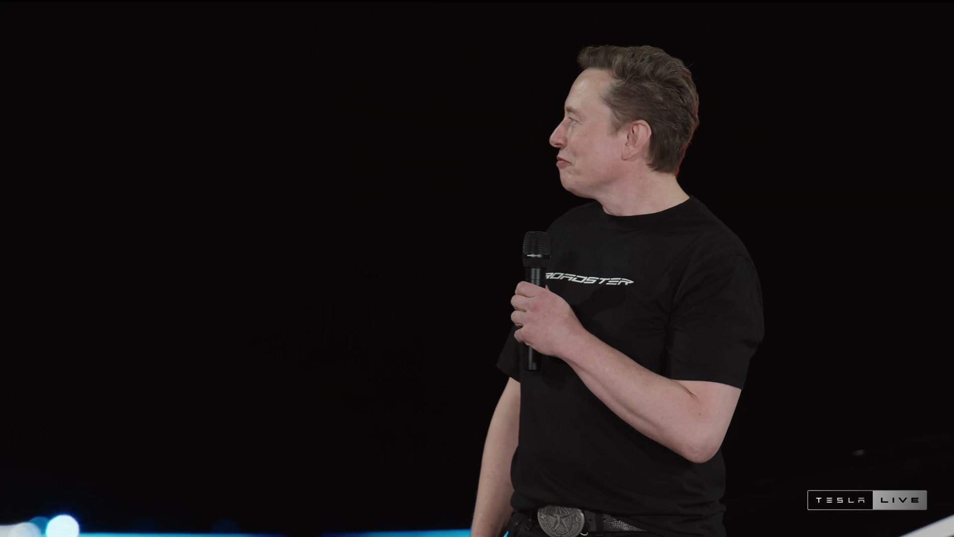 The presenters confirm a 0.81-second reading at this point in the recording.